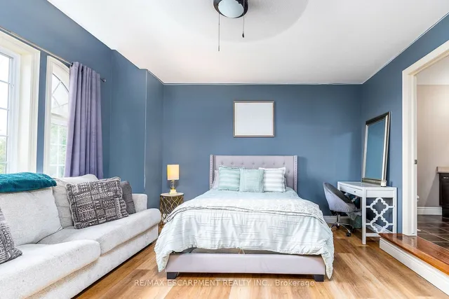 Additional image 20 of 240 CLOVERLEAF Dr