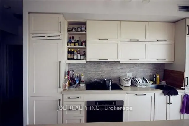 65 St Mary St Unit 1104