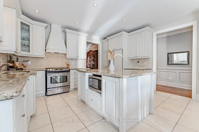 Additional image 12 of 293 La Rose Ave