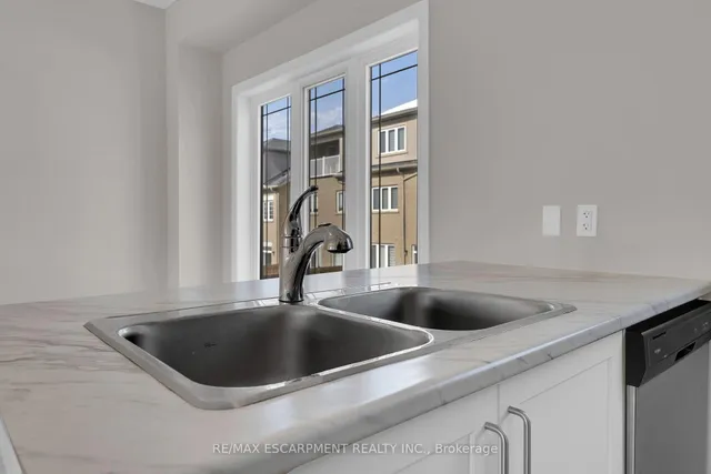 Additional image 12 of 19 Picardy Dr Unit 6