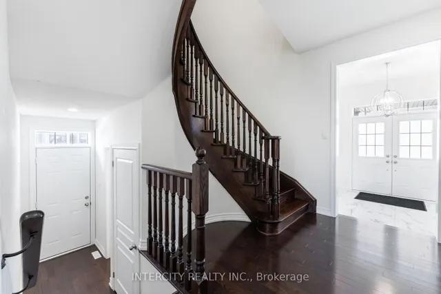 Additional image 18 of 28 Ezra Cres