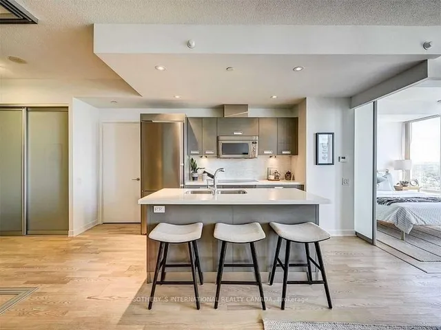 Additional image 8 of 88 Park Lawn Rd Unit 2710