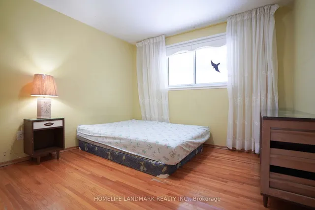 Additional image 35 of 52 Yellowstone St