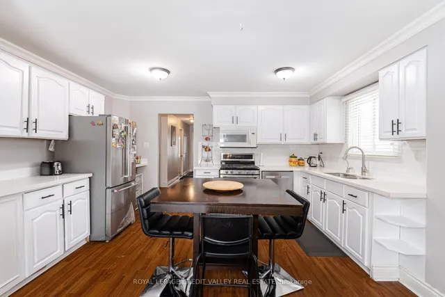 Additional image 11 of 83 Fairglen Ave