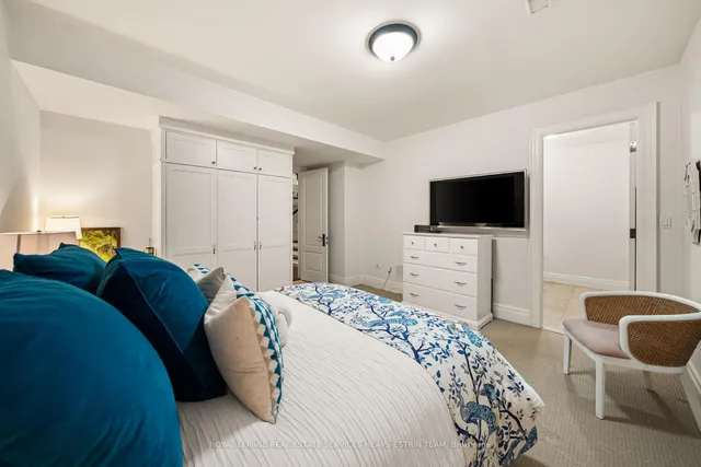 Additional image 46 of 243 Rose Park Dr