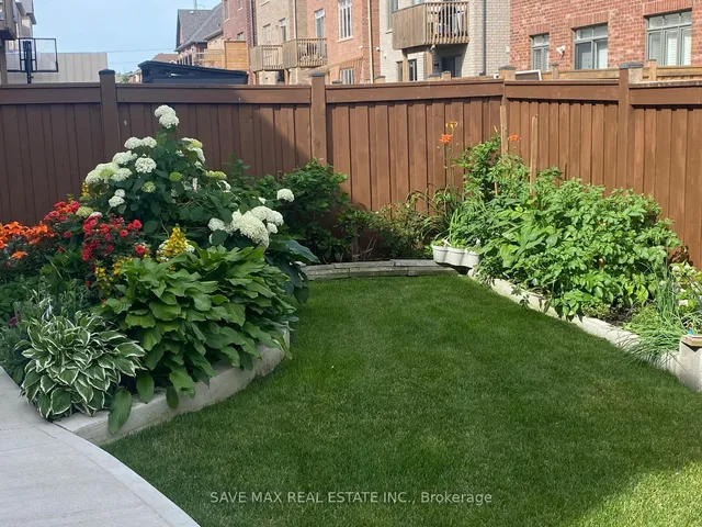 Additional image 45 of 36 Roulette Cres