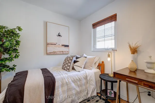 Additional image 19 of 2357 Queen St Unit 7