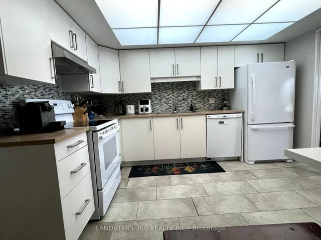 Additional image 22 of 55 Harbour Sq Unit 3311