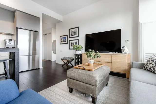 Additional image 9 of 4208 Dundas St Unit 606