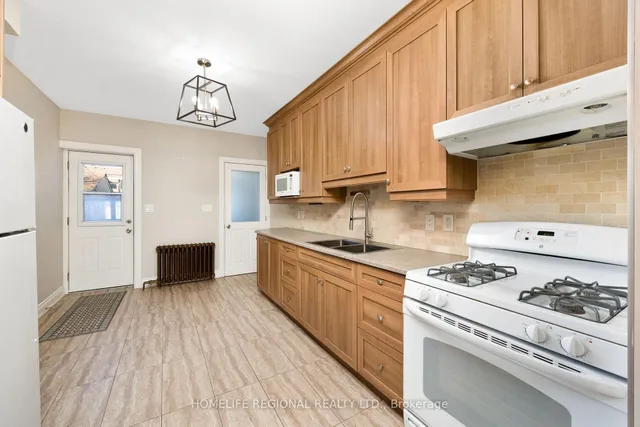 Additional image 9 of 200 Roxton Rd