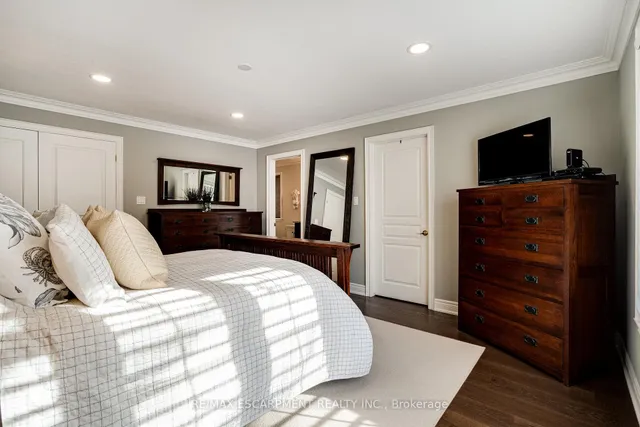 Additional image 23 of 148 Foxridge Dr