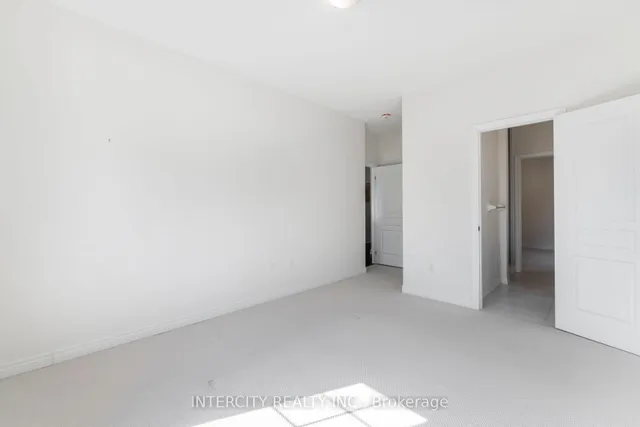 Additional image 28 of 28 Ezra Cres