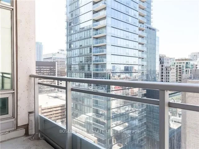 Additional image 17 of 8 Scollard St Unit PH206