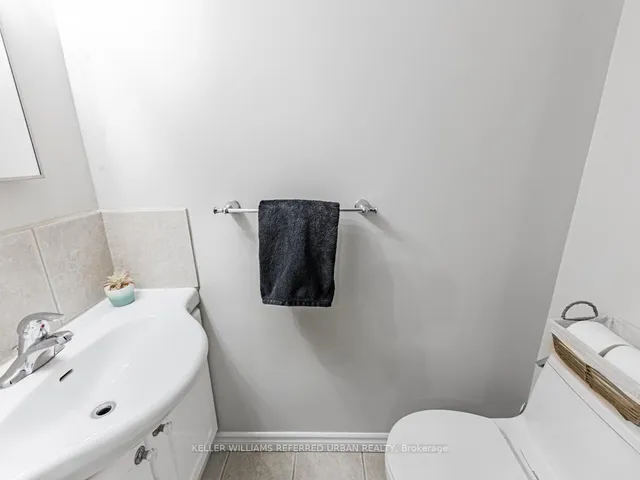 Additional image 25 of 337 Queensdale Ave