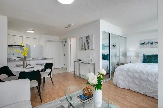 Additional image 8 of 650 Queens Quay Unit 1123