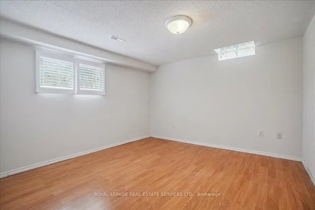 Additional image 39 of 2076 Pelee Blvd