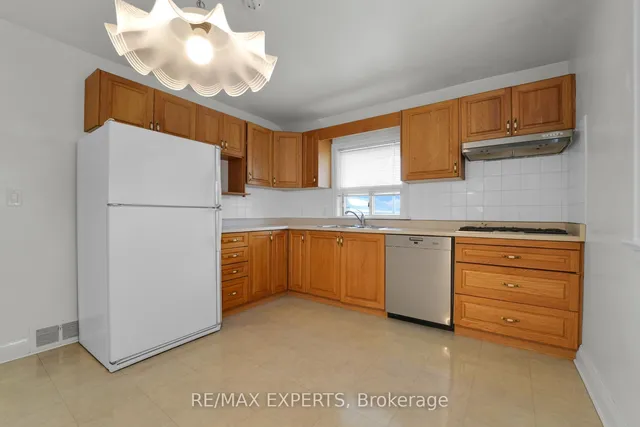 Additional image 22 of 124 Spears St