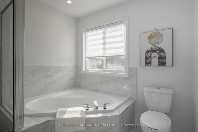 Additional image 19 of 36 Frontenac Cres