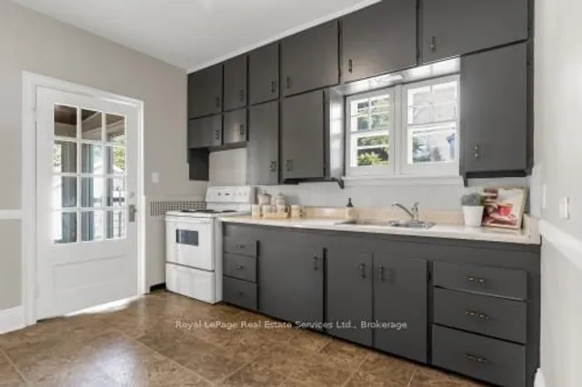 Additional image 17 of 100 Arkell St