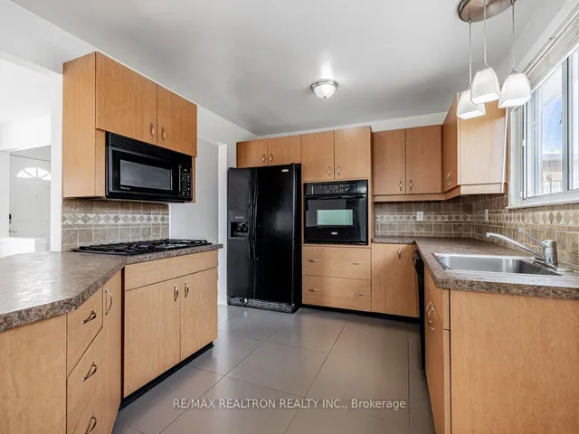 Additional image 5 of 103 Hullmar Dr