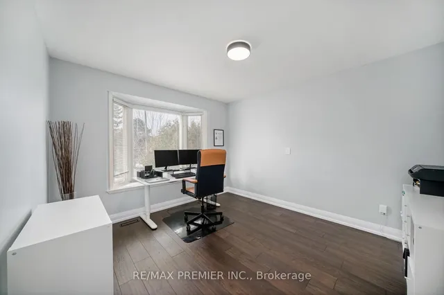 Additional image 21 of 122 Robert Hicks Dr