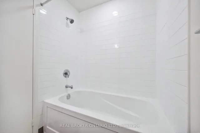 Additional image 16 of 30 Roehampton Ave Unit 406