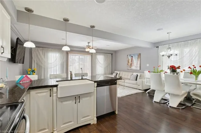 Additional image 23 of 7 Upper Mercer St Unit A4