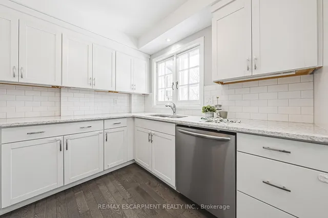 Additional image 14 of 34 Chedoke Ave