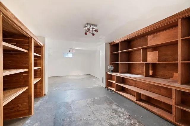 Additional image 31 of 35 Cambrai Ave