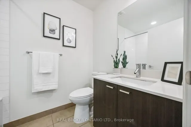 Additional image 14 of 30 Roehampton Ave Unit 406