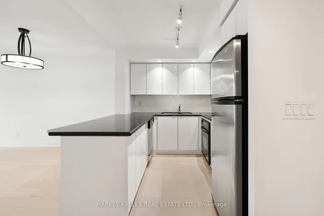 Additional image 7 of 140 Simcoe St Unit 1412