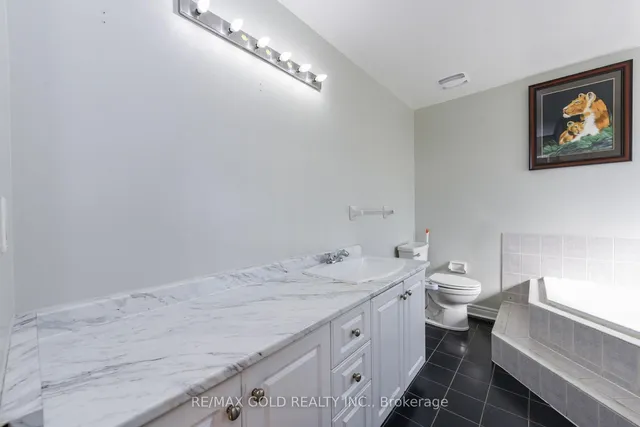 Additional image 26 of 42 York St