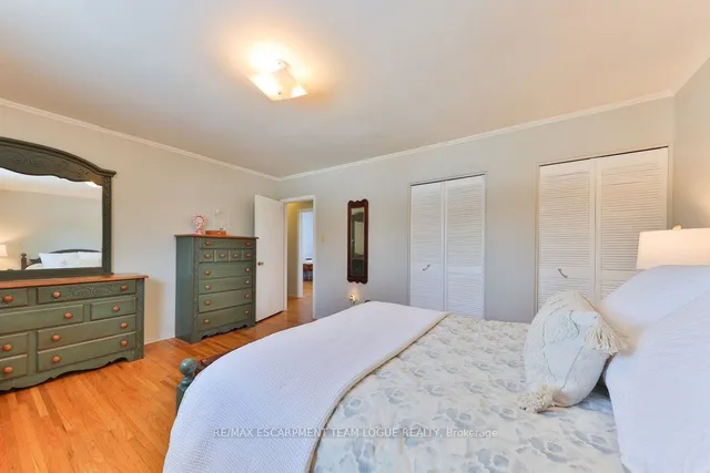 Additional image 22 of 1292 Elgin Cres