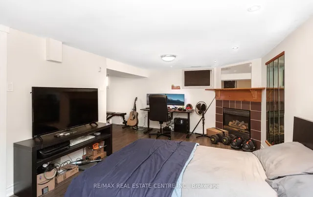 Additional image 36 of 32 Allenby Ave