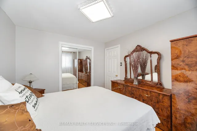 Additional image 15 of 19 Town House Cres