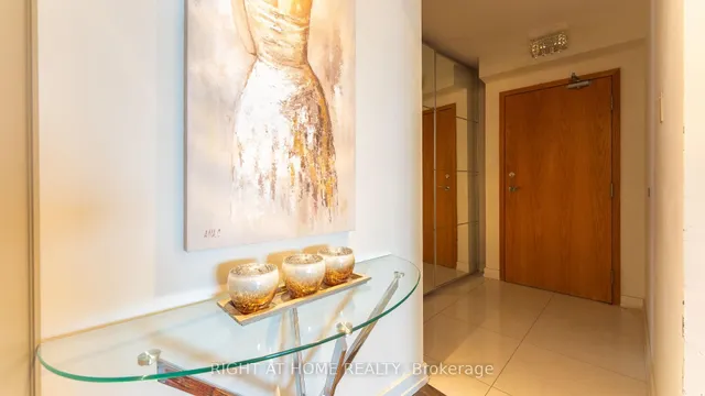 Additional image 18 of 77 Harbour Sq Unit 2412