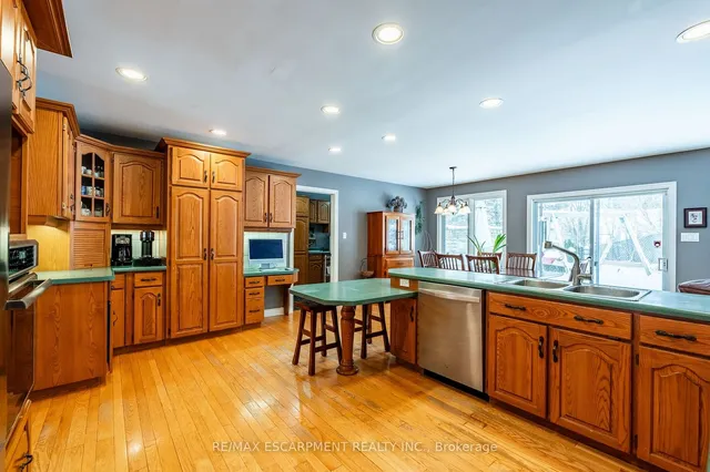 Additional image 21 of 9 Martingrove Dr