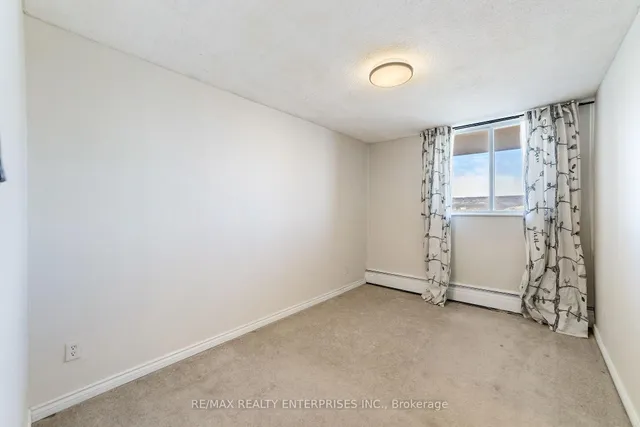 Additional image 25 of 975 WARWICK Crt Unit 1402