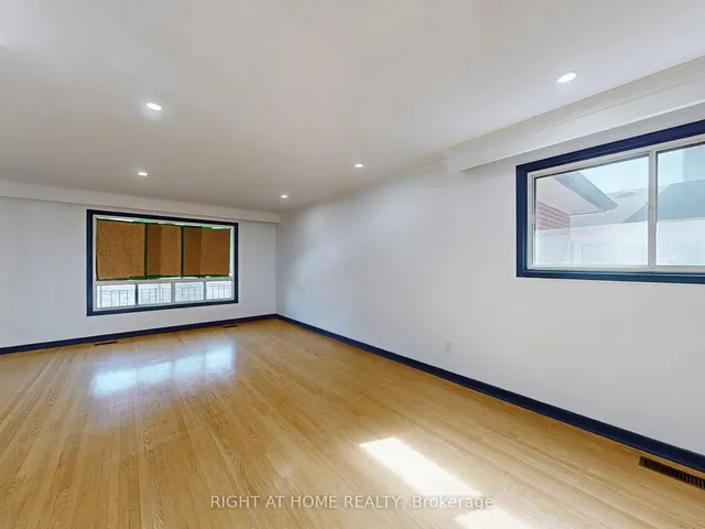 Additional image 32 of 1326 Victoria Park Ave