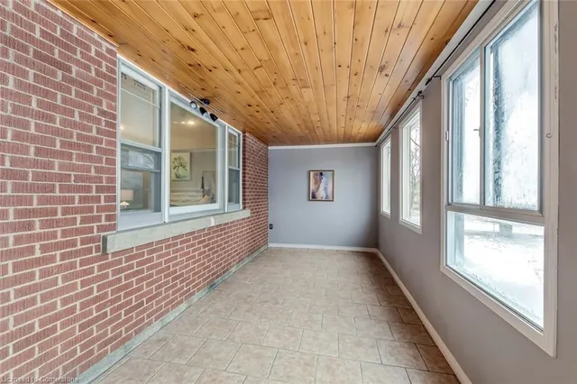 Additional image 4 of 8110 Chippewa Rd