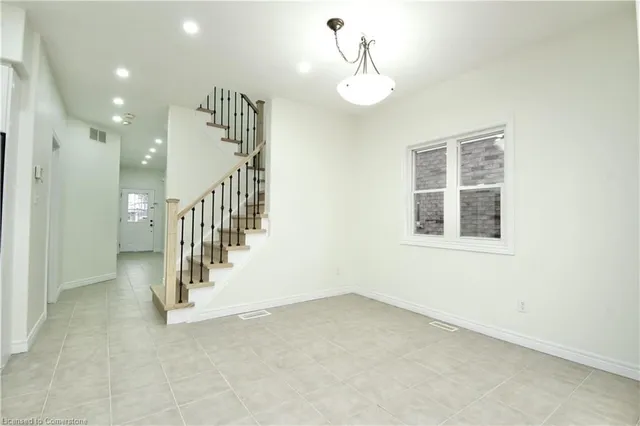 Additional image 10 of 38 Verona St