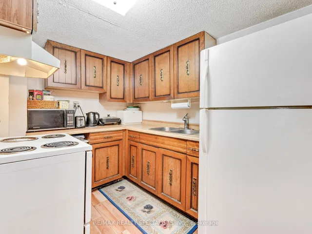 Additional image 33 of 19 Blenheim Dr