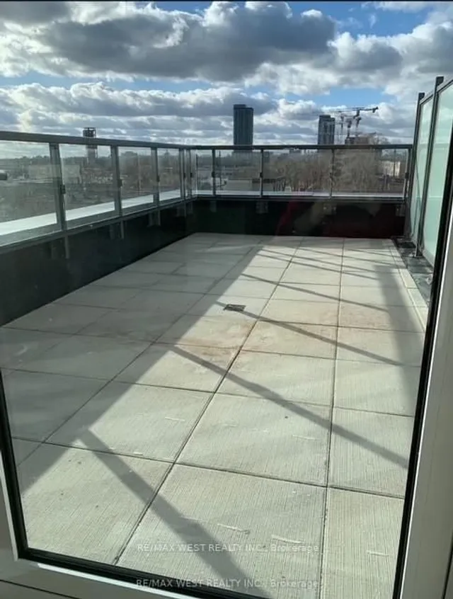 Additional image 11 of 859 The Queensway Blvd Unit 305