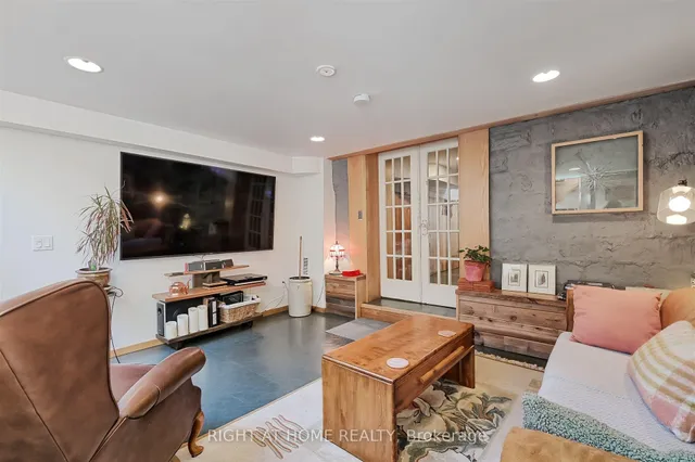 Additional image 18 of 61 Woburn Ave