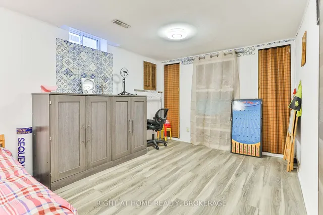 Additional image 36 of 2 Desantis Crt