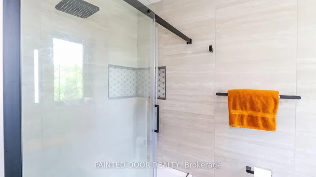 Additional image 15 of 20 Manett Cres