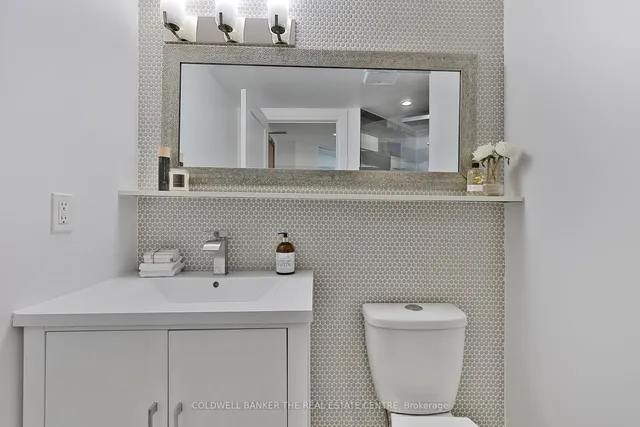 Additional image 11 of 99 Harbour Sq Unit 2002