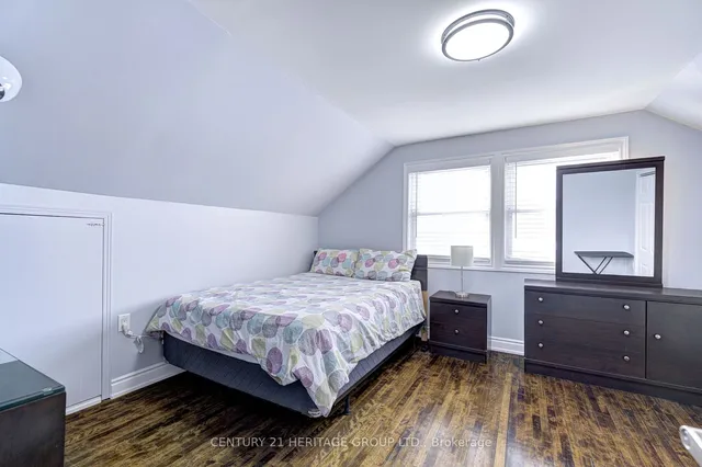 Additional image 32 of 37 Selkirk Ave