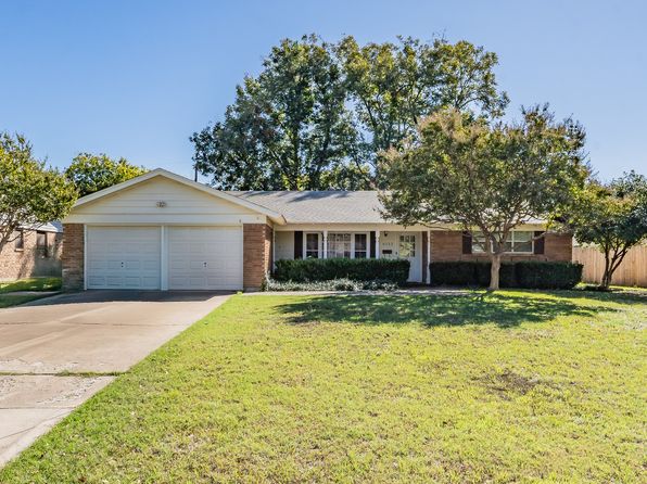 6113 Trail Lake Dr, Fort Worth, TX 76133