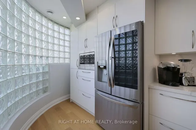 Additional image 12 of 2981A Bloor St